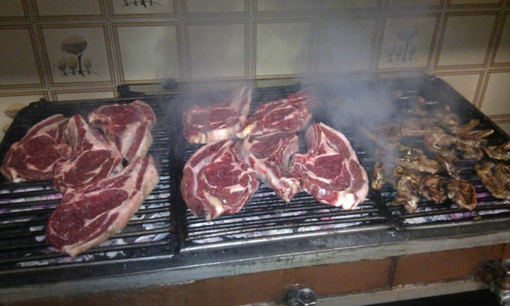 Hostal Restaurante El Chato El Barraco Екстериор снимка